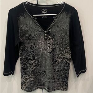 Chicos Zenergy Black and Gray Patterned Top